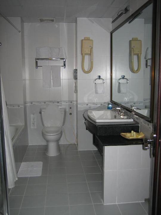 Großzügiges Bad Hotel Huong Giang