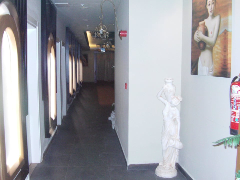 Gang im Spa Bereich  Palm World Side Resort & Spa