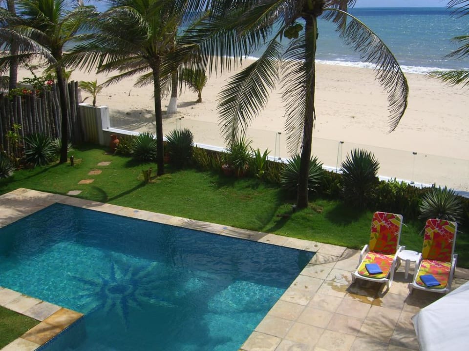 Swimming pool and beach Vila Coqueiros