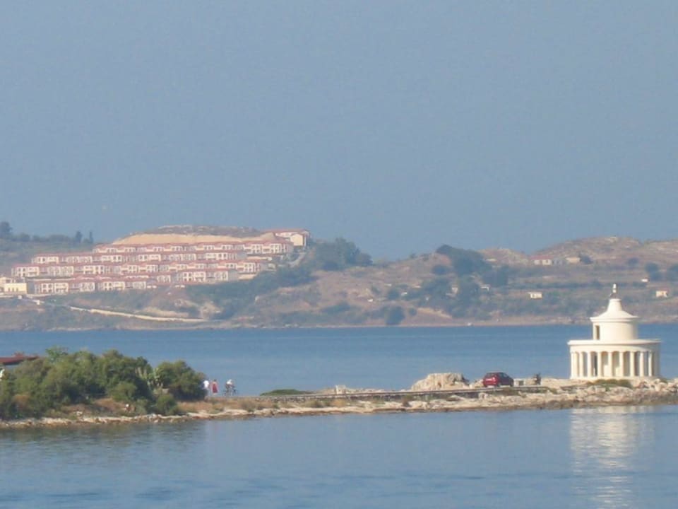 Hotelanlage mit Leuchturm Hotel Kefalonia Garden Village