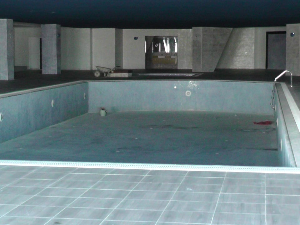 Hallenbad im Bau  Seaden Sea Planet Resort & Spa