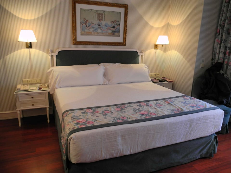 Camera al 5° piano lato torretta Hotel Atlantico