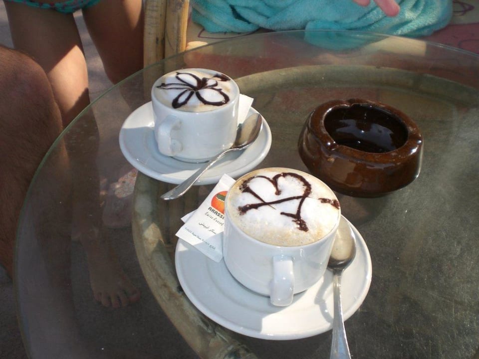 Cappuccino an der Strandbar Sentido Akassia Beach