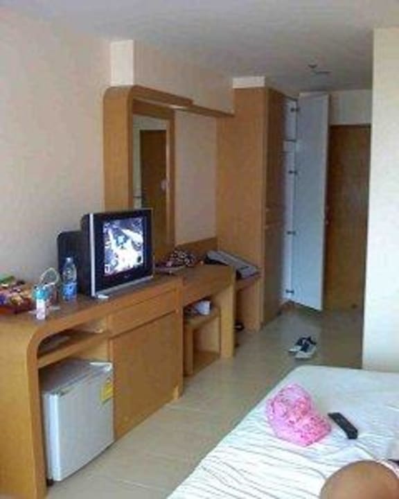 Viele Schraenke Hotel Eastiny Plaza