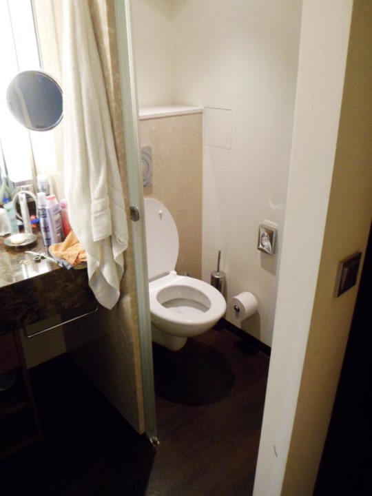 WC Occidental Dresden Newa
