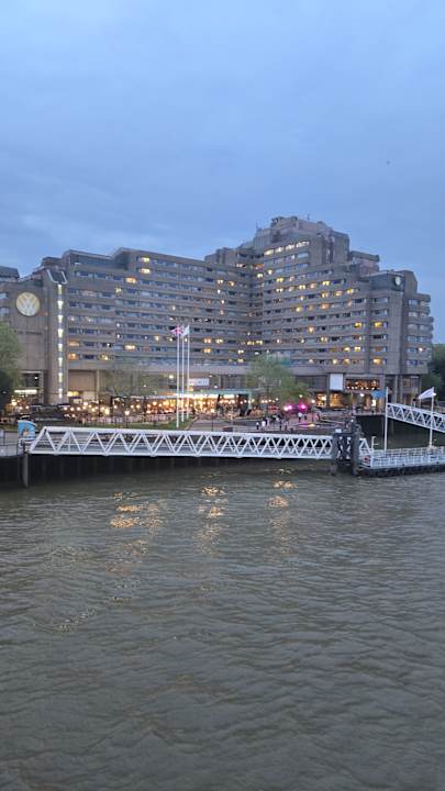 Außenansicht The Tower - A Guoman Hotel