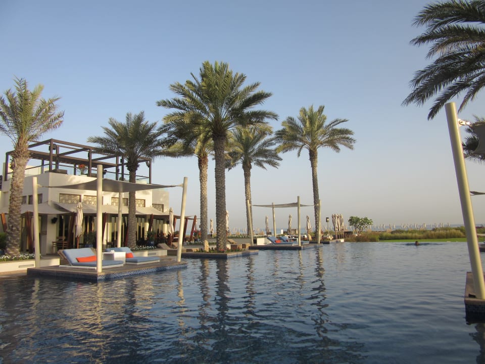 Pool Park Hyatt Abu Dhabi Hotel and Villas