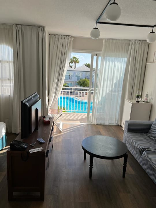 Zimmer H10 Ocean Suites