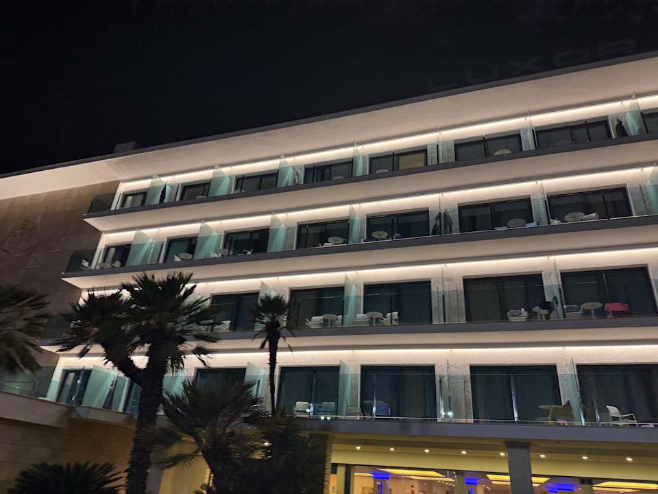 Außenansicht Hotel Luxor