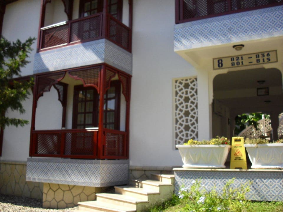 Blick auf die Balkone Ali Bey Club