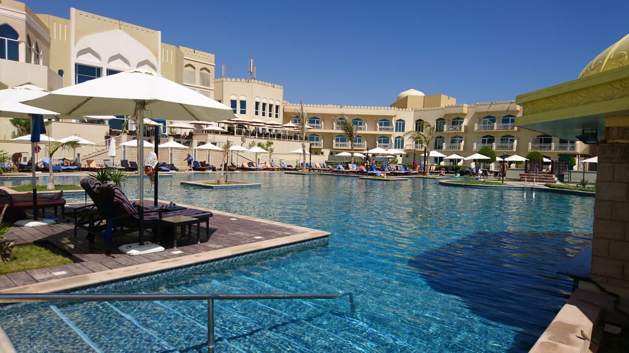 Pool Wyndham Garden Salalah Mirbat