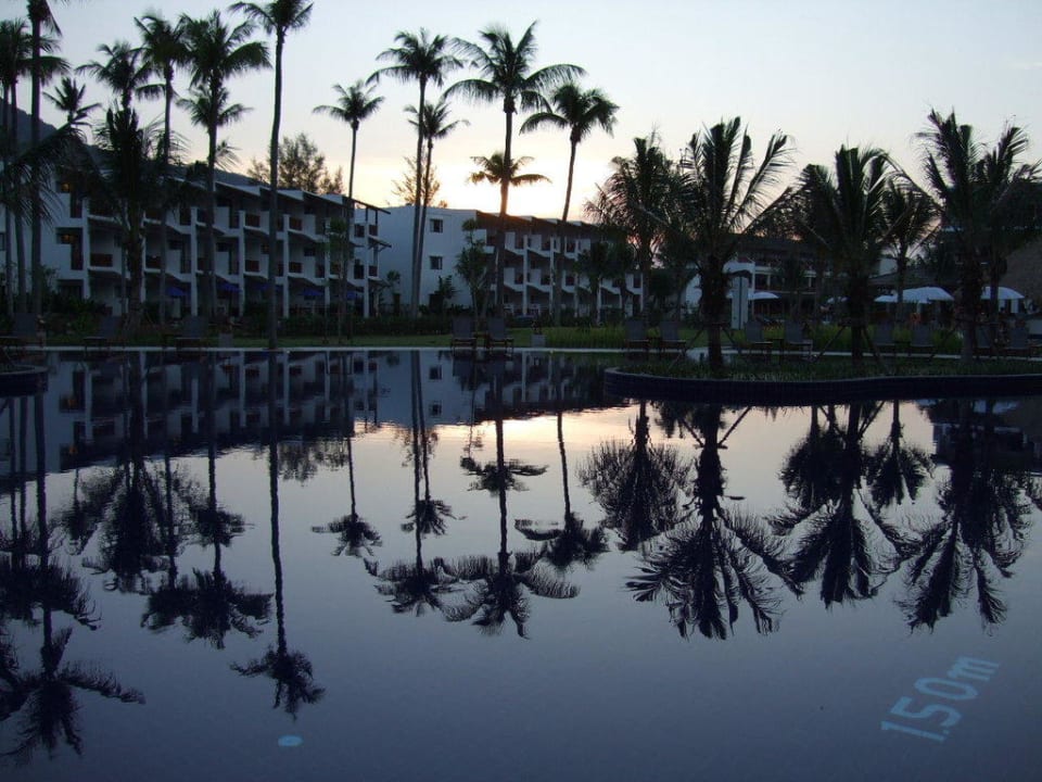 Pool abends Sunprime Kamala Beach