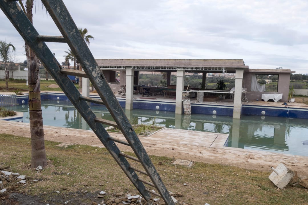 Poolblick Zimmer Zaki Suites Hotel & Spa