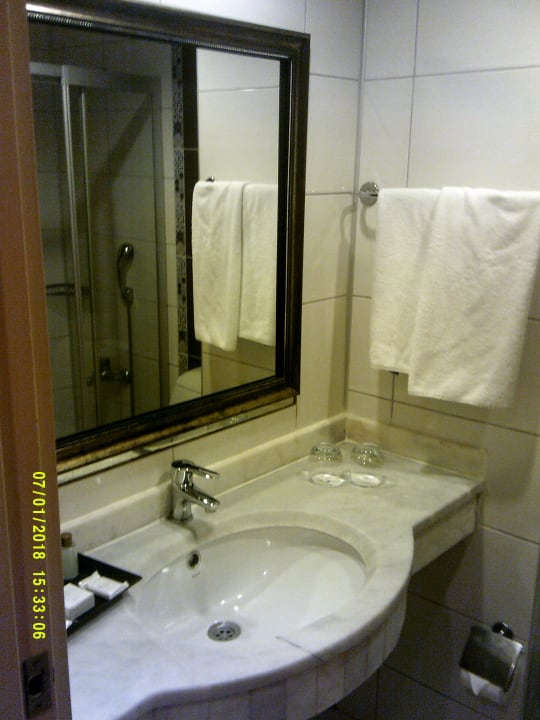 Zimmer Seaden Corolla Hotel