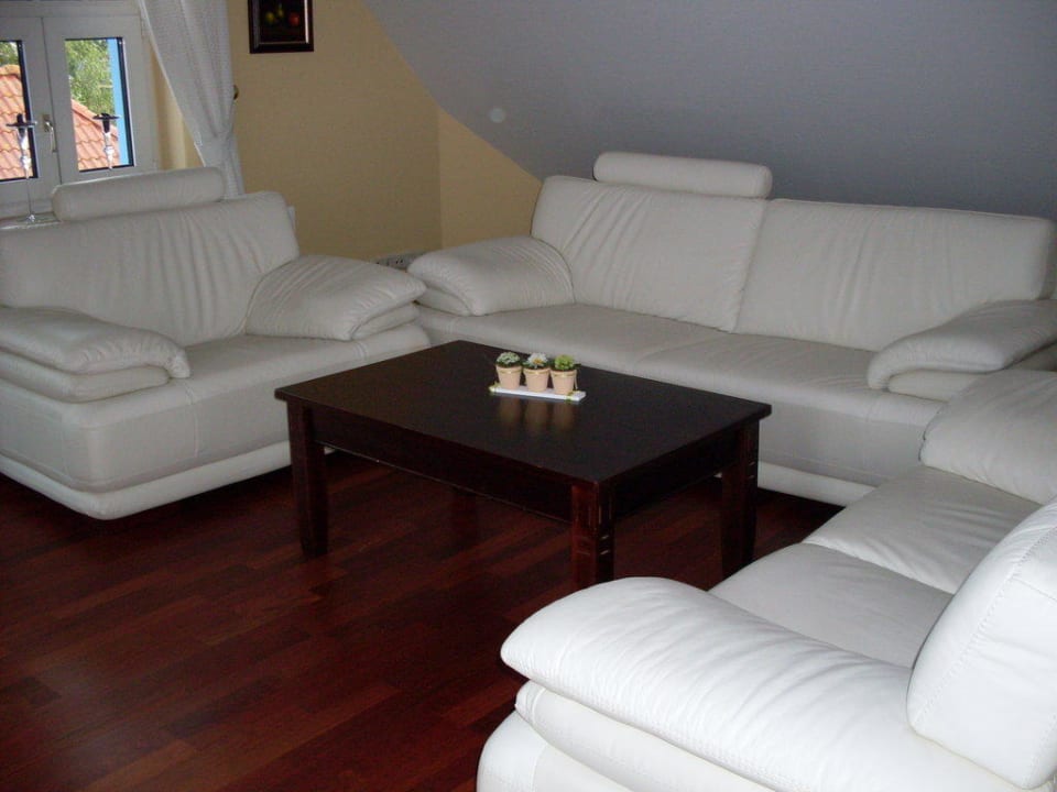 Wohnzimmer der Suite Villa Aranka