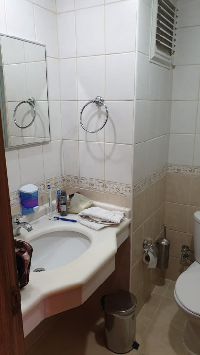 Zimmer Sayanora Hotel