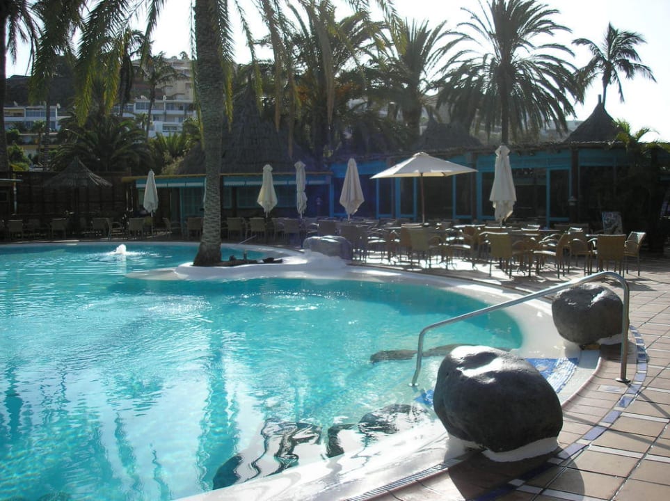 Teil des Pools Corallium Beach by Lopesan Hotels - Adults only