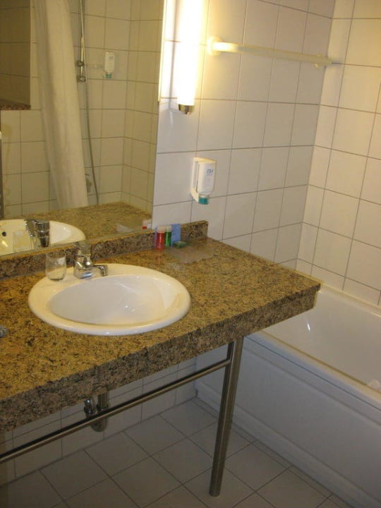 Bad Hotel NH Leipzig Messe