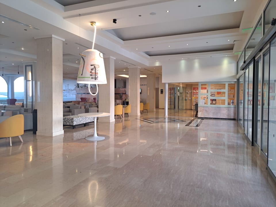 Lobby Kresten Palace Hotel