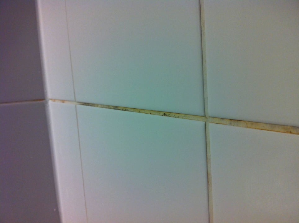 Dusche All In Red Thermenhotel