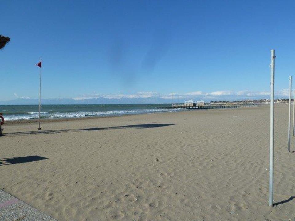 Eisiger Wind - leerer Strand Voyage Belek Golf & Spa