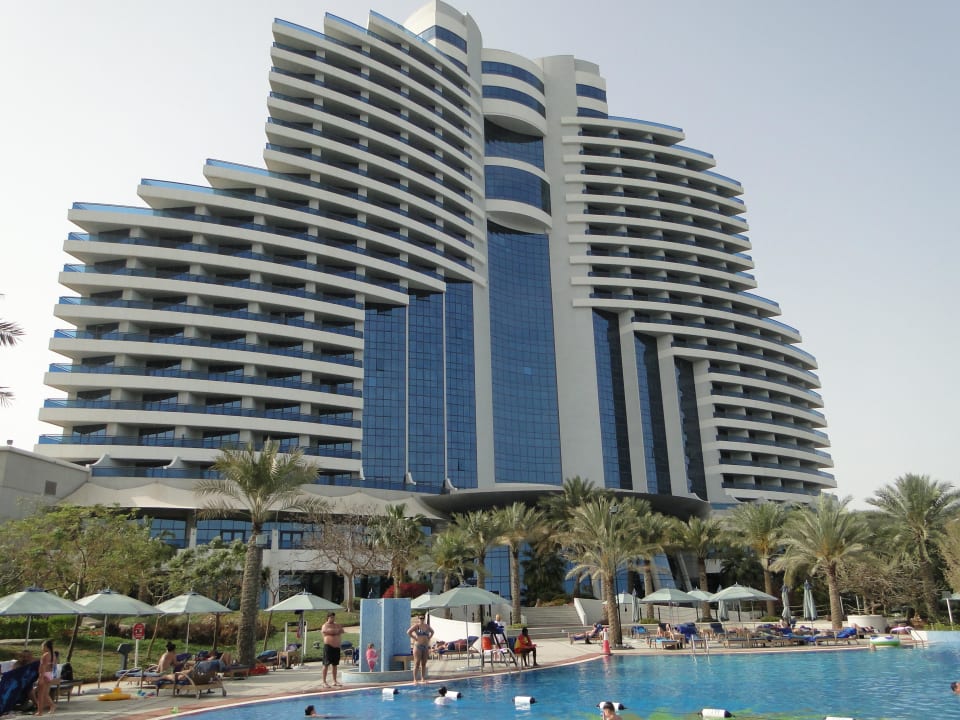 Vom Pool aus gesehen Hotel Le Meridien Al Aqah Beach Resort