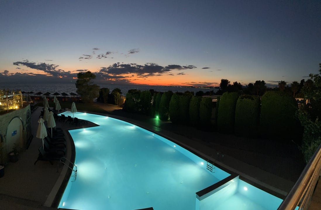 Pool Istion Club & Spa