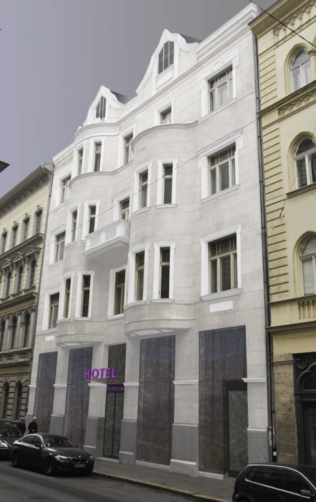 Entrance 12 Revay Hotel