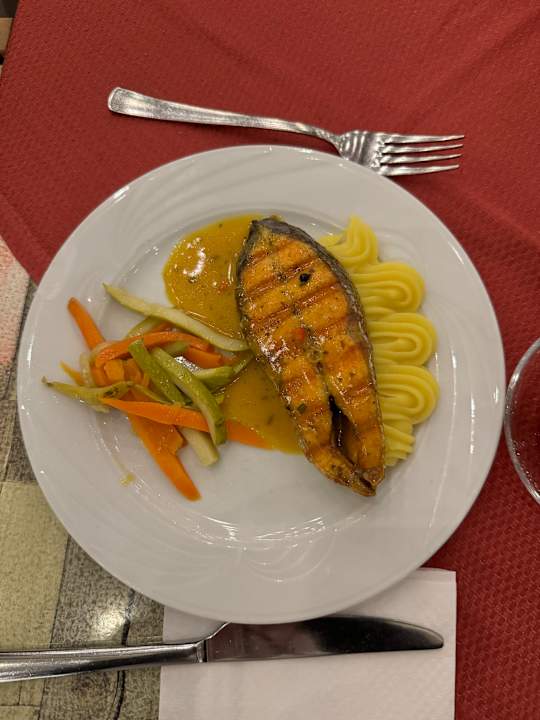 Gastro Saturn Palace Resort Hotel