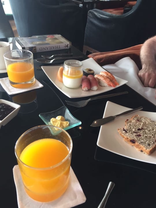 Frühstück in der Club Lounge Tower Club At Lebua