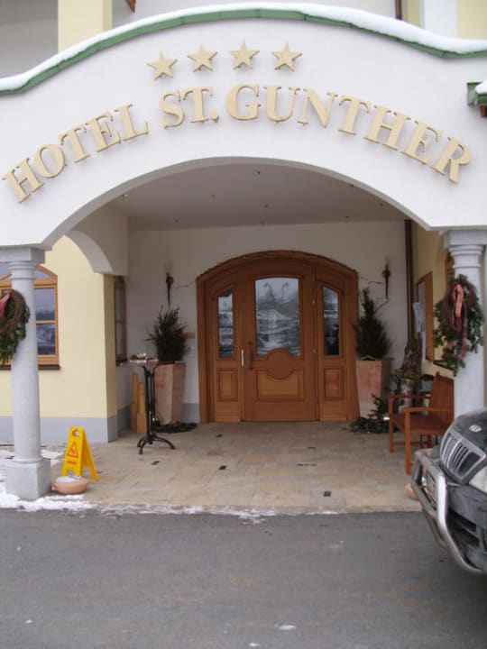 Hoteleingang Wellnesshotel & Wohlfühlhotel St. Gunther