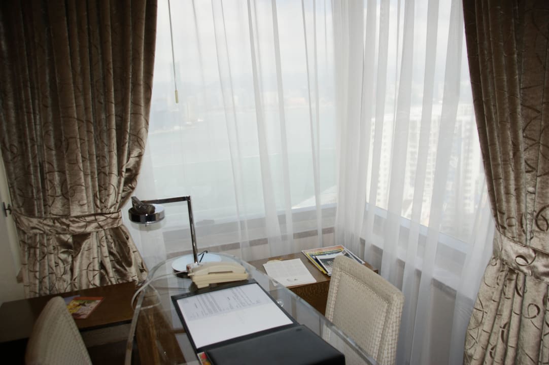 Schreibtisch, wir brauchten ihn nicht Hotel Harbour Grand Hong Kong