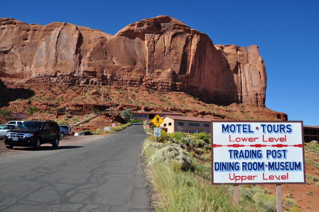 Hotel vorm Gesteinsmassiv Goulding's Lodge