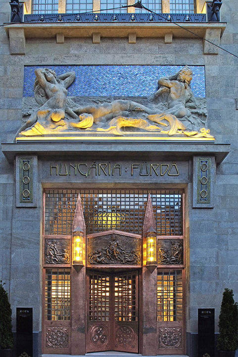 Facade Continental Hotel Budapest