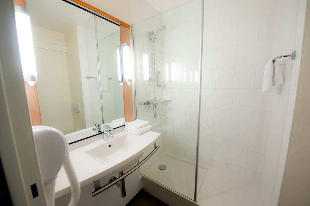 Zimmer Hotel Ibis Nantes La Beaujoire Parc Expo