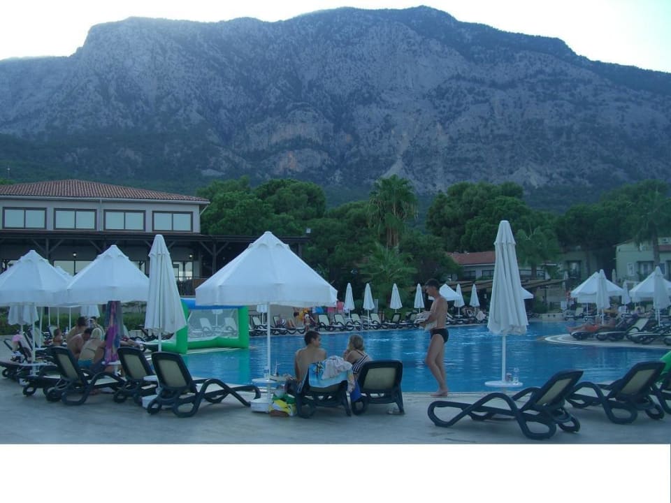 Pool Crystal Flora Pearl Collection