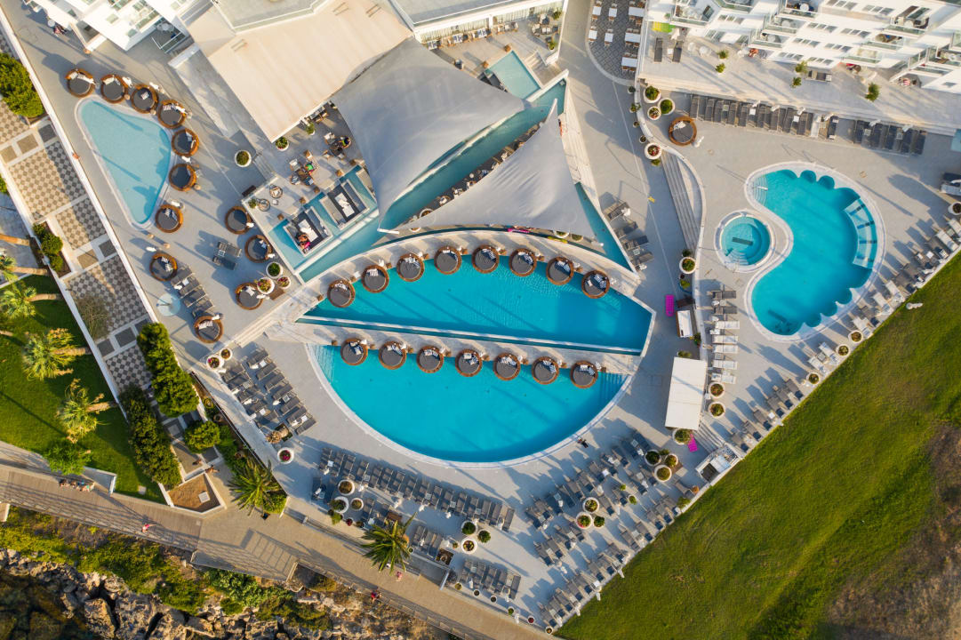 Pool King Jason Protaras - Designed for adults