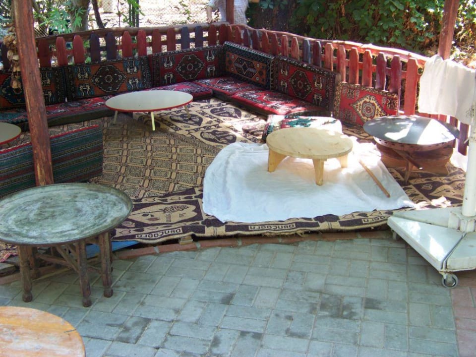Orientalische Chillecke an der Strandbar - Details Hotel Gardenia Beach