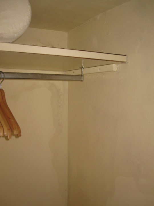 Schimmel im Kleiderschrank Club Resort Atlantis