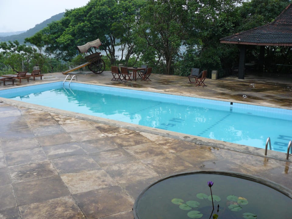 Basen Hotel Royal Lotus