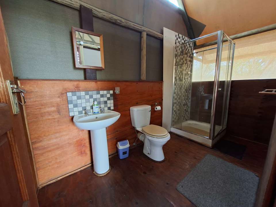 Zimmer Shakawe River Lodge