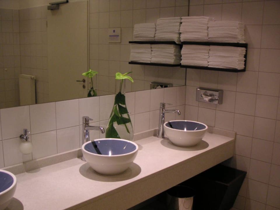 Herren-WC Novotel Hamburg City Alster