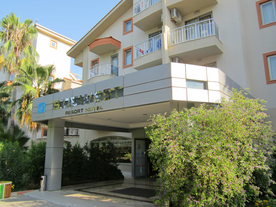 Haupteingang FUN&SUN Smart Hane Sun Hotel