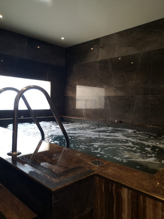 Pool DoubleTree by Hilton Resort & Spa Marjan Island