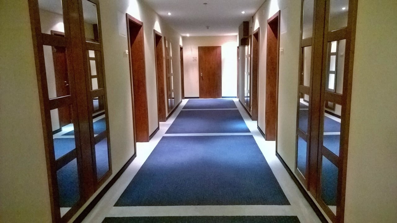 Eingang zu den Zimmern AMEDIA Hotel Frankfurt Rüsselsheim