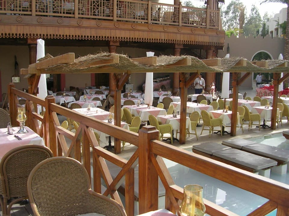 Herrichten fürs Galadinner Ghazala Gardens