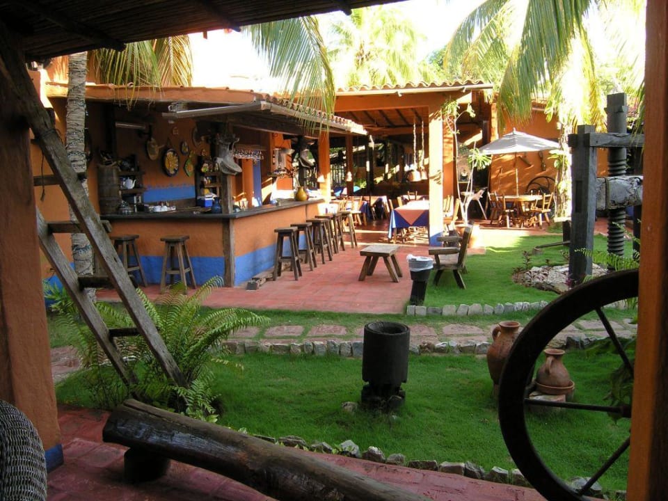 Blick in Richtung Bar, Restaurant und Rezeption Hotel Costa Linda