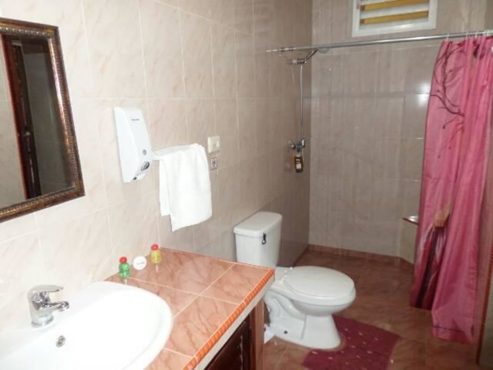 Bathroom 1 Casa Lyosman & Yanin