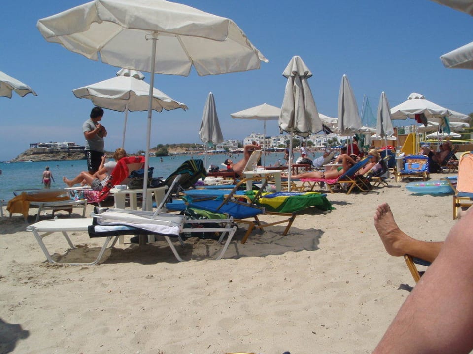 Strand vor der Tür Villa Naxia Studios
