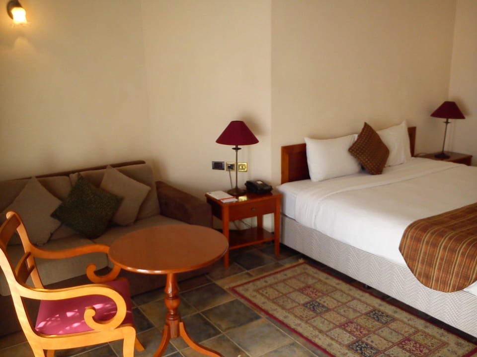 Il salottino in camera Novotel Bahrain Al Dana Resort